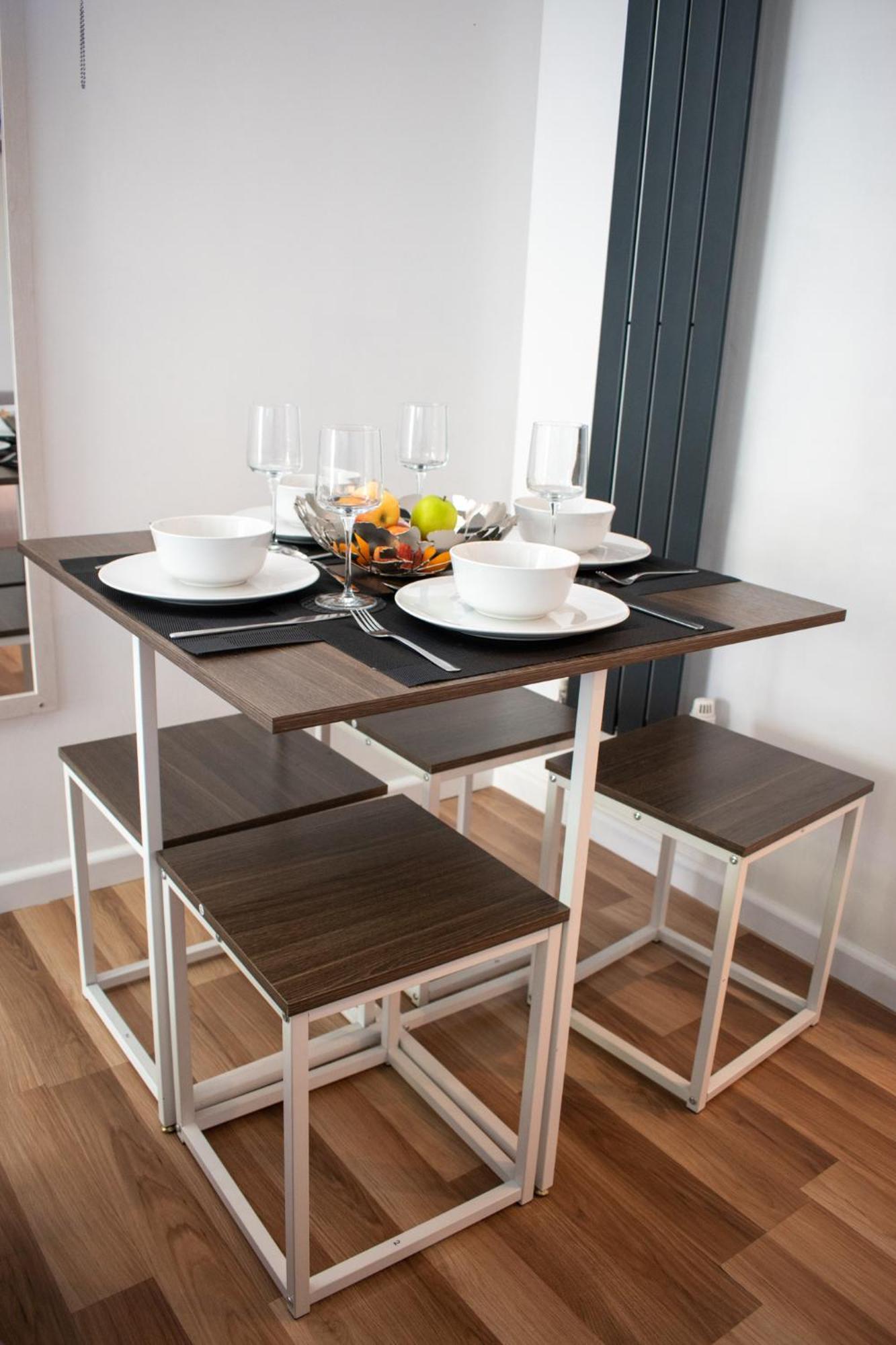 121 Studio - Central Studio Apartment, Terrace & Full Kitchen - Airport & Train Shuttle Бішопс-Стортфорд Номер фото